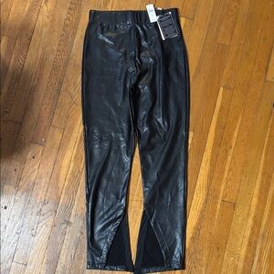 Avec Les Filles Sleek Black Leatherette Leggings